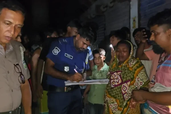 ভালুকায় বাকিতে চুল না কাটায় সেলুন ব্যবসায়ীকে উপর্যুপরি ছুরিকাঘাতে হত্যা; ঘাতক গ্রেপ্তার